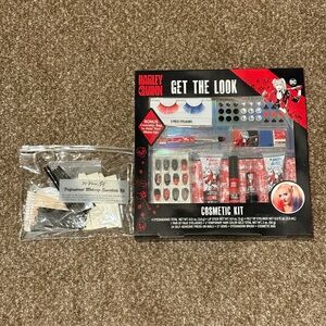 Harley Quinn Cosmetic Kit